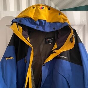 Berghaus Men's Blue and Yellow Jacket